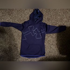 Youth large purple Under Armour sweatshirt.